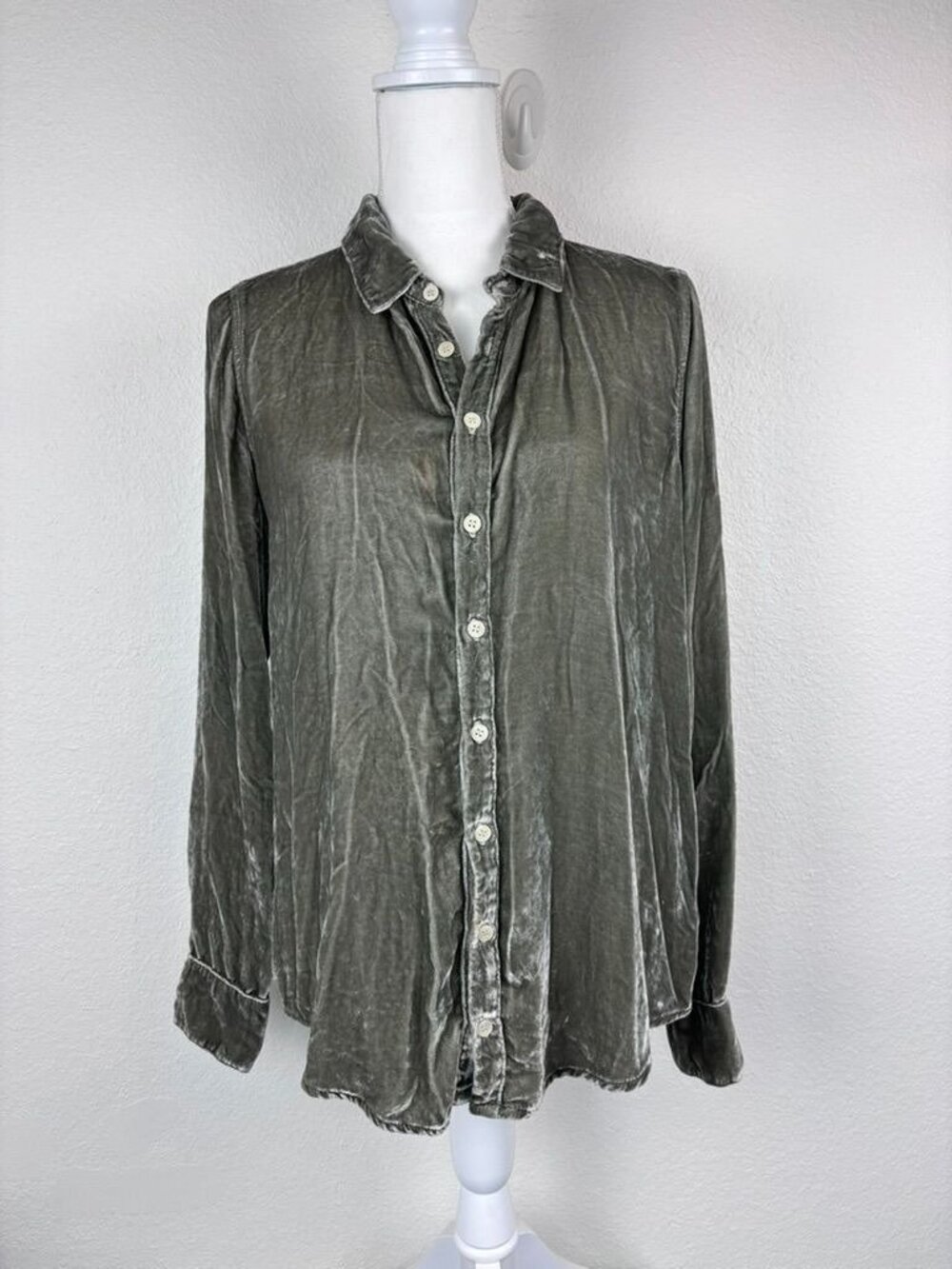 CP Shades women's medium olive green velvet long sleeve button down top casual